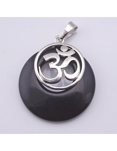 Colgante de ónix con símbolo OM.