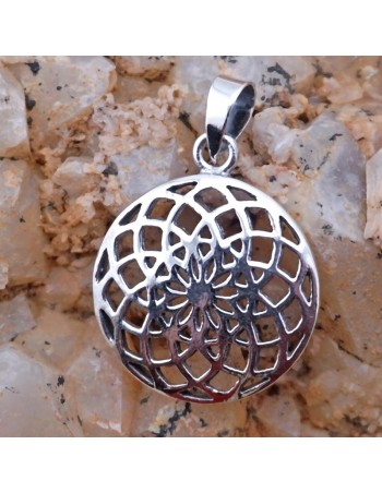 Colgante de plata Flor de la vida. Joyería étnica.