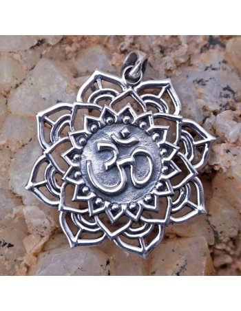 Colgante de Plata con símbolo OM. 2
