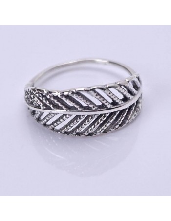 Anillo de plata diseño pluma.