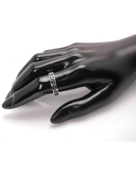 Anillo de plata diseño lazo infinito.