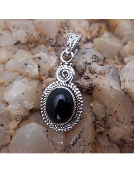 Colgante de plata con piedra natural de Ónix.