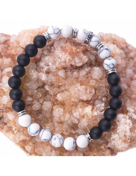 Pulsera de acero con cuentas de howlita y piedra volcánica para hombre: Equilibrio y protección