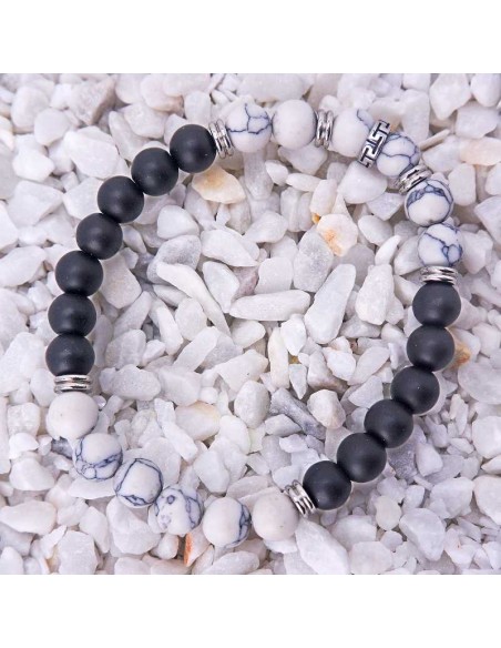 Pulsera de acero con cuentas de howlita y piedra volcánica para hombre: Equilibrio y protección