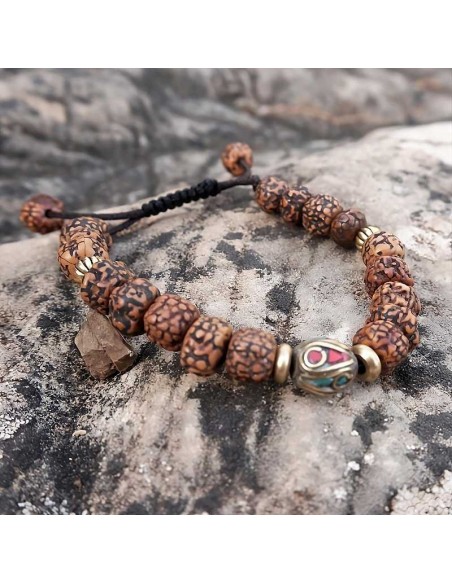 Pulsera Mala Tibetana Artesanal con Semillas de Rudraksha y Dijes Tibetanos