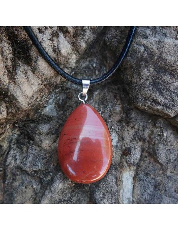 Colgante lágrima de jaspe rojo: Un símbolo de vitalidad y protección