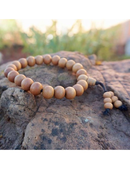 Pulsera Mala artesanal con madera Sándalo 21 Cuentas: Encuentra la Paz Interior