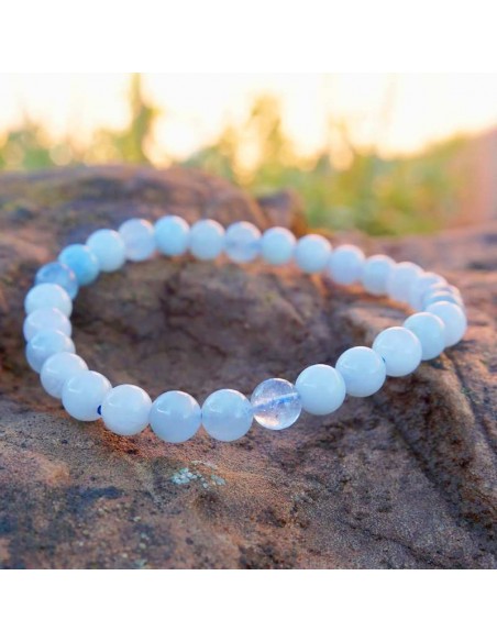 Pulsera de Aguamarina: Tranquilidad y Elegancia