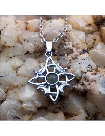 Colgante nudo de brujas en acero con cabujón de labradorita – Protección y armonía espiritual 2