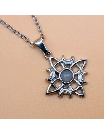 Colgante Nudo de Brujas en Acero con Cuarzo Rosa – Conexión con el Amor y la Protección 2