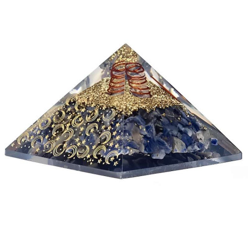 Orgonita Pirámide de Sodalita con Luna y Estrellas – Energía, Armonía y Protección Orgonita Pirámide de Sodalita con Luna y Estrellas – Energía, Armonía y Protección