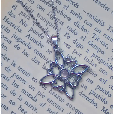 Colgante Nudo de Brujas en Acero con Cuarzo Rosa – Amor, Armonía y Protección 2