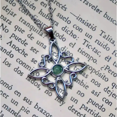 Colgante Nudo de Brujas en Acero con Aventurina Verde – Prosperidad, Equilibrio y Protección 2