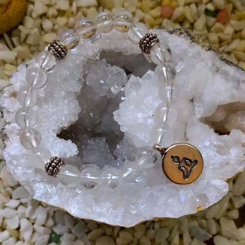 Pulsera Mala de Cristal de Roca con Buda – Claridad y Energía Positiva