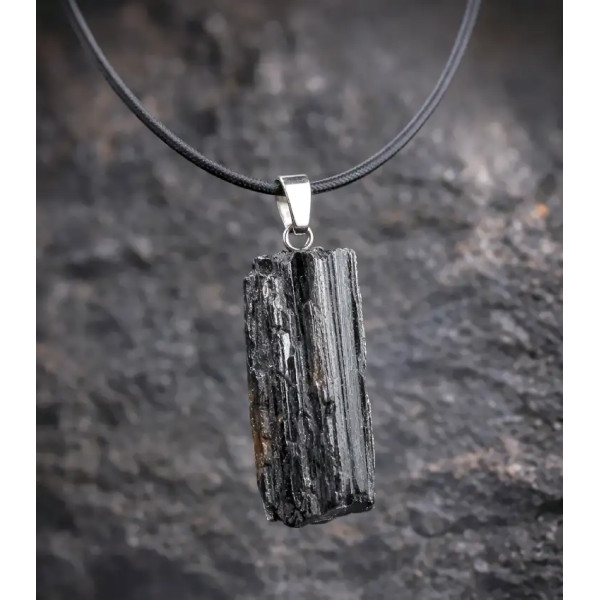 Colgante de Turmalina Negra – Protección, Energía y Equilibrio