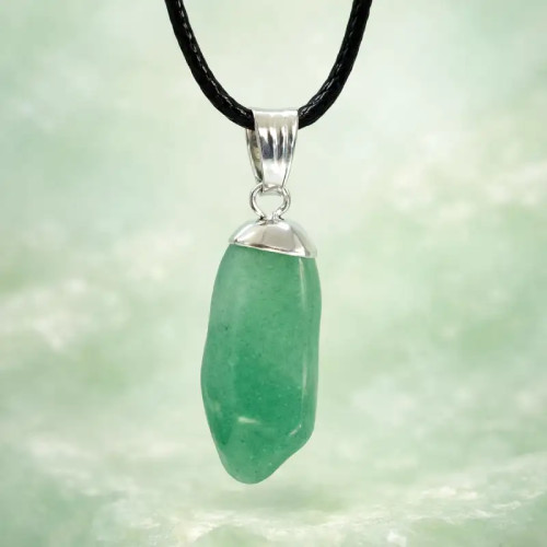 Colgante de Aventurina Verde – Equilibrio, Prosperidad y Armonía