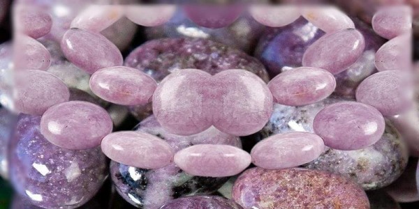Lepidolita: La Piedra de la Calma y la Intuición